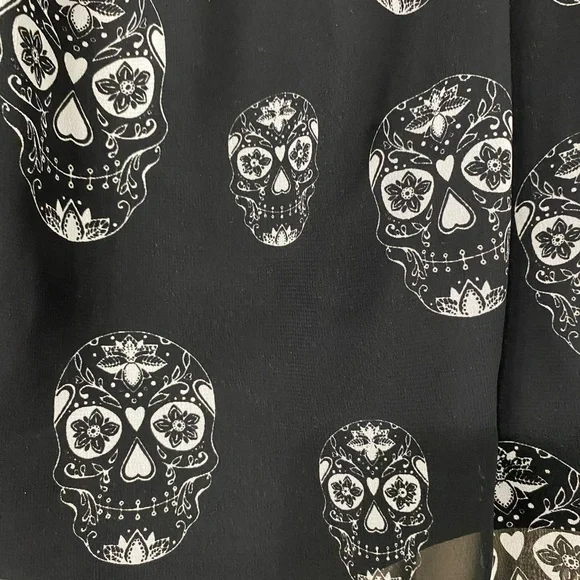 High-Low Black Sugar Skull Print Maxi Skirt - Picture 2 of 4